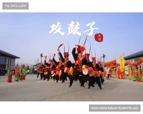 青海赛段迎来百年藏式自行车 非遗传承人展示传统骑行技艺风采 青海赛段迎来百年藏式自行车 非遗传承人展示传统骑行技艺风采